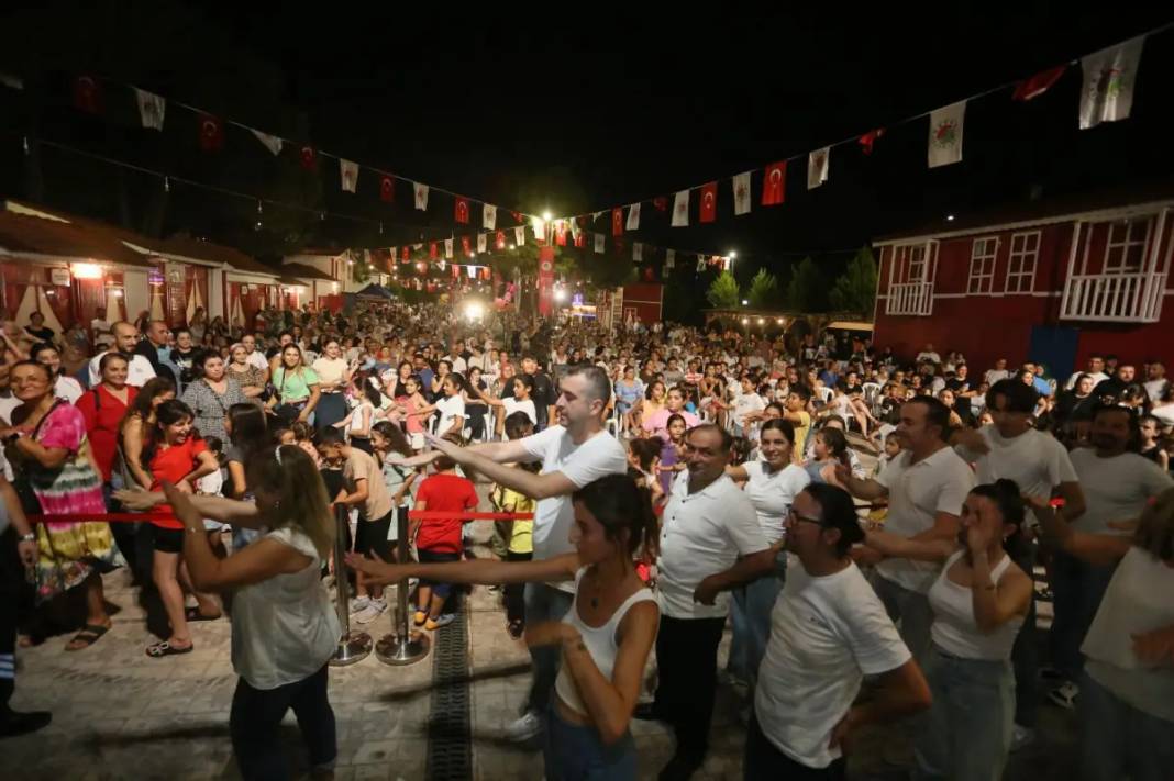 Kepez’de Kültür Festivali’nin Açılış Korteji Renk Kattı 7